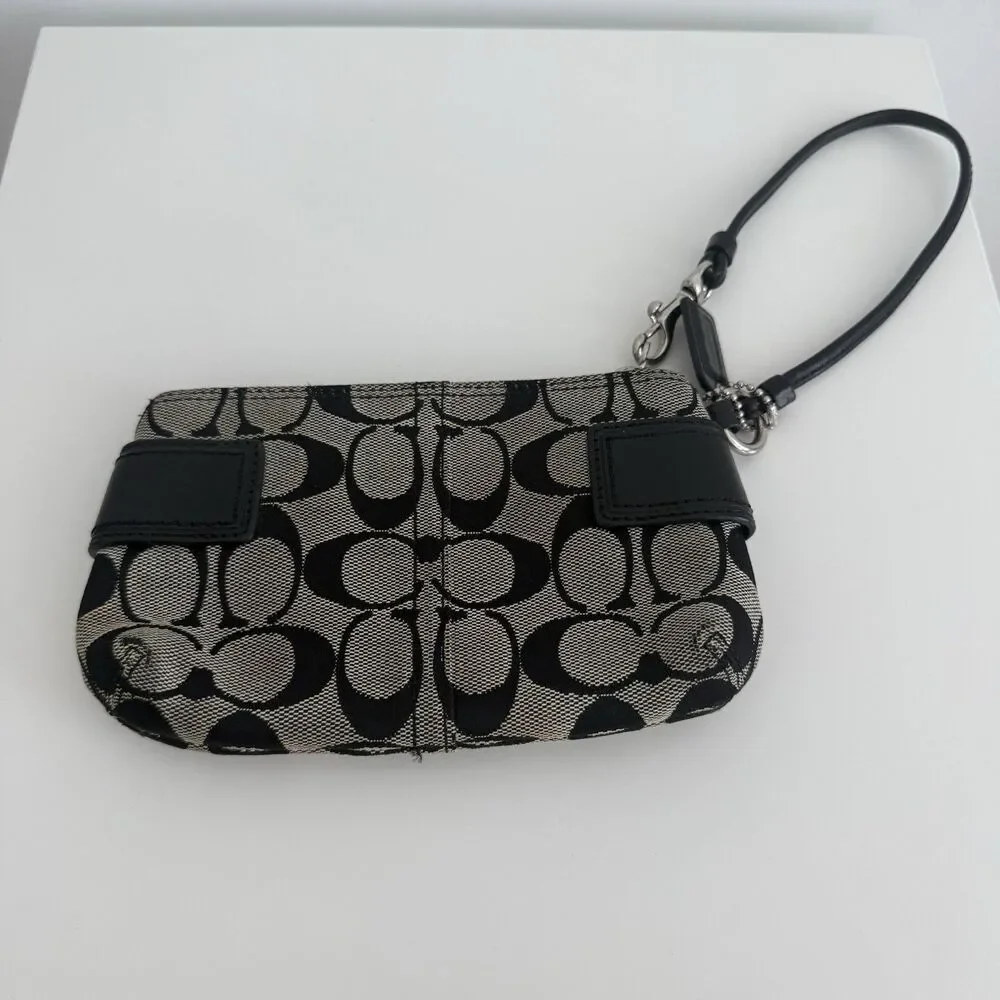 Coach Jacquard Signature C Black Leather Double Buckle Zip Wristlet Classic